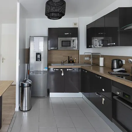 Le Val - 20min De Paris Et Orly - Balcon - Wifi - Espace De Travail Apartman *