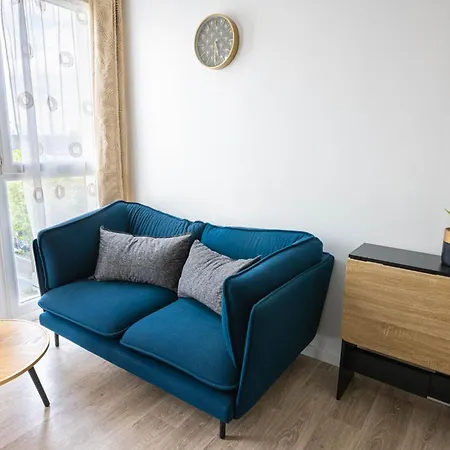 Le Val - 20min De Paris Et Orly - Balcon - Wifi - Espace De Travail