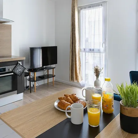 Le Val - 20min De Paris Et Orly - Balcon - Wifi - Espace De Travail Daire *